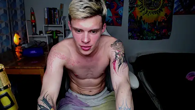 hornyadamsex online show from 26, 4, 2026