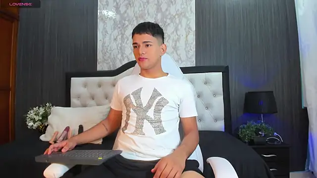 ander deimond  online show from 3, 1, 2025