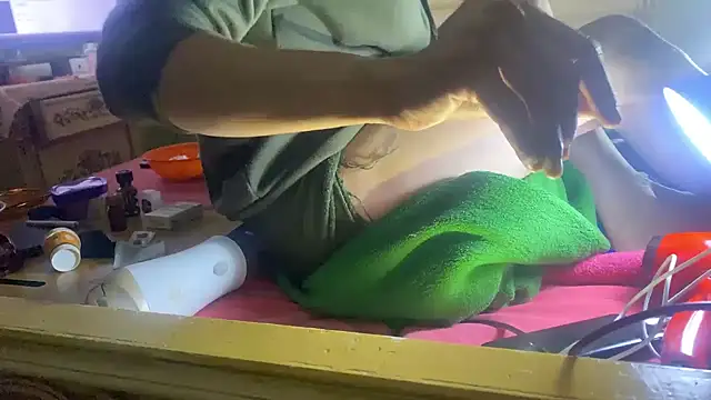 Snapshot of emylolo9 chatting on 8, 12, 2024 emylolo9 online show from 8, 12, 2024