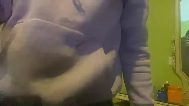 Snapshot of emylolo9 chatting on 17, 12, 2024 emylolo9 online show from 17, 12, 2024