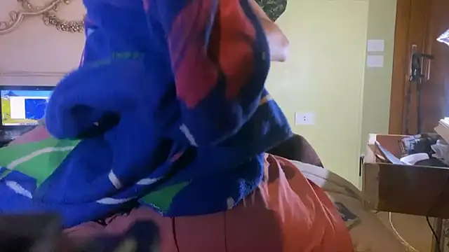 Snapshot of emylolo9 chatting on 17, 12, 2024 emylolo9 online show from 17, 12, 2024