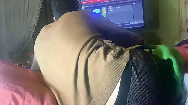 Snapshot of emylolo9 chatting on 22, 12, 2024 emylolo9 online show from 22, 12, 2024