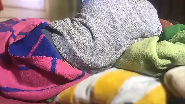 Snapshot of emylolo9 chatting on 23, 12, 2024 emylolo9 online show from 23, 12, 2024