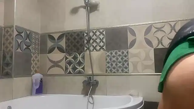 Snapshot of emylolo9 chatting on 1, 1, 2025 emylolo9 online show from 1, 1, 2025