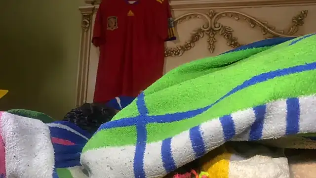 Snapshot of emylolo9 chatting on 2, 1, 2025 emylolo9 online show from 2, 1, 2025