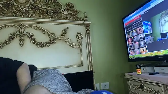 Snapshot of emylolo9 chatting on 4, 1, 2025 emylolo9 online show from 4, 1, 2025