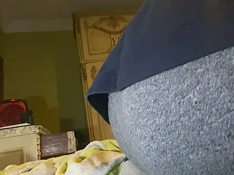 Snapshot of emylolo9 chatting on 8, 2, 2025 emylolo9 online show from 8, 2, 2025