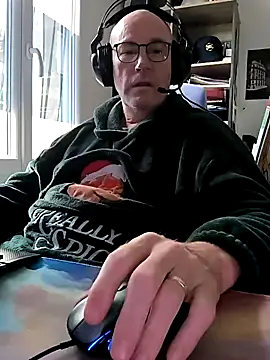 Snapshot of bogland33 chatting on 14, 2, 2025 bogland33 online show from 14, 2, 2025