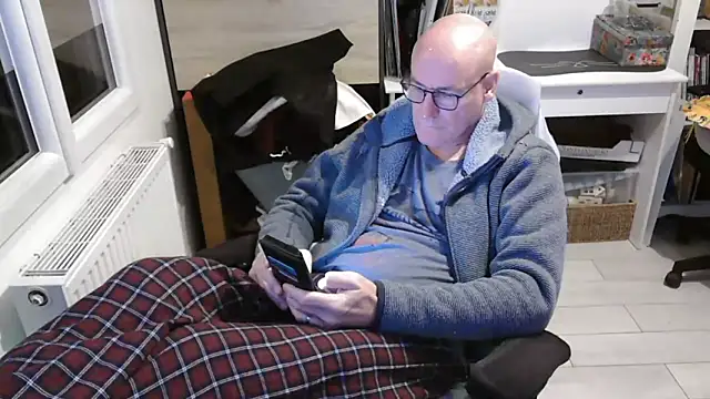 Snapshot of bogland33 chatting on 16, 2, 2025 bogland33 online show from 16, 2, 2025