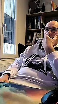 Snapshot of bogland33 chatting on 21, 2, 2025 bogland33 online show from 21, 2, 2025