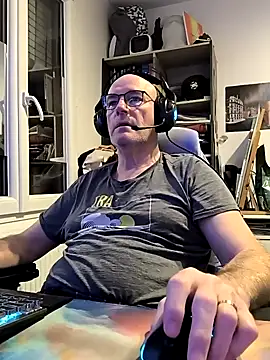 Snapshot of bogland33 chatting on 27, 2, 2025 bogland33 online show from 27, 2, 2025