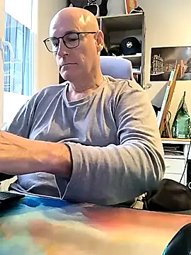 Snapshot of bogland33 chatting on 8, 3, 2025 bogland33 online show from 8, 3, 2025
