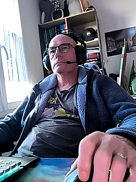 Snapshot of bogland33 chatting on 12, 3, 2025 bogland33 online show from 12, 3, 2025