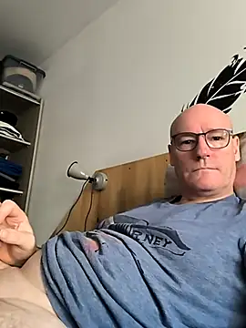 Snapshot of bogland33 chatting on 5, 10, 2025 bogland33 online show from 5, 10, 2025