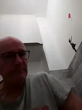 Snapshot of bogland33 chatting on 10, 5, 2026 bogland33 online show from 10, 5, 2026