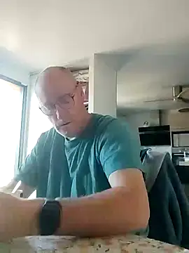 Snapshot of bogland33 chatting on 23, 5, 2026 bogland33 online show from 23, 5, 2026