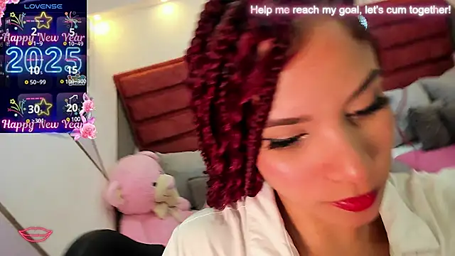 Snapshot of anna__duff chatting on 5, 1, 2025 anna duff online show from 5, 1, 2025