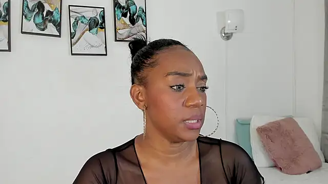 Snapshot of aisha_w10 chatting on 14, 1, 2025 aisha w10 online show from 14, 1, 2025