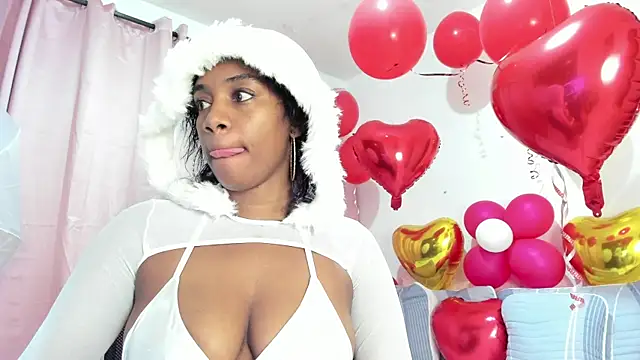 Snapshot of aisha_w10 chatting on 18, 2, 2025 aisha w10 online show from 18, 2, 2025