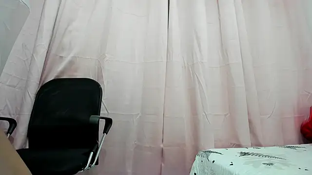 Snapshot of aisha_w10 chatting on 21, 2, 2025 aisha w10 online show from 21, 2, 2025