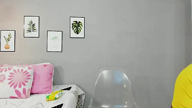 Snapshot of aisha_w10 chatting on 11, 9, 2025 aisha w10 online show from 11, 9, 2025