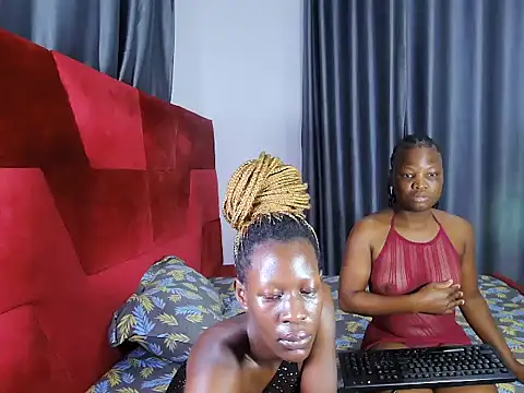 Snapshot of Crystal_x_ebony chatting on 20, 6, 2026 Crystal x ebony online show from 20, 6, 2026