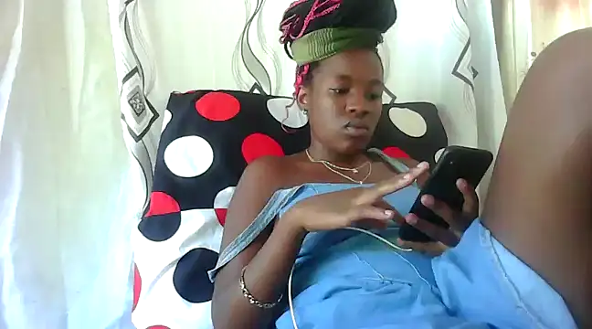 Snapshot of SexyRed18 chatting on 28, 12, 2024 SexyRed18 online show from 28, 12, 2024