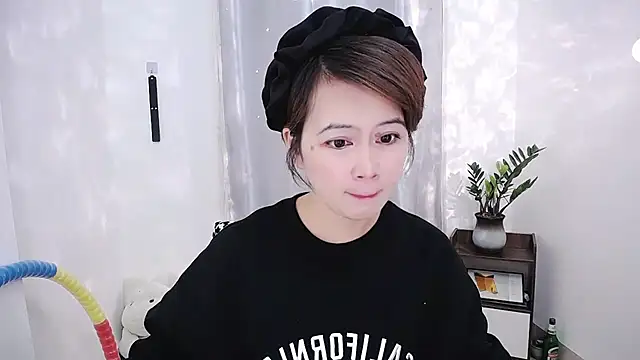 Snapshot of Fan_ting chatting on 17, 2, 2025 Fan ting online show from 17, 2, 2025