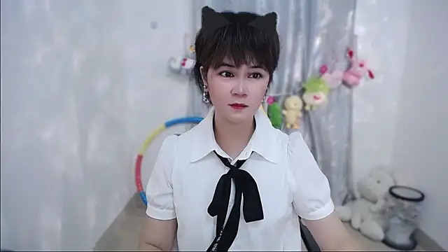 Snapshot of Fan_ting chatting on 4, 10, 2025 Fan ting online show from 4, 10, 2025
