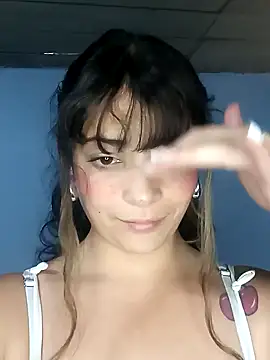 Elvishcassie  online show from 25, 1, 2025