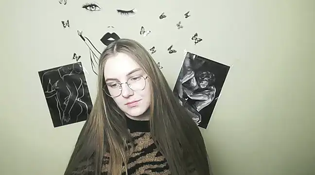 Snapshot of _AlMamiyy_ chatting on 8, 12, 2024 AlMamiyy online show from 8, 12, 2024