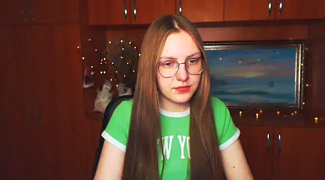 Snapshot of _AlMamiyy_ chatting on 4, 3, 2025 AlMamiyy online show from 4, 3, 2025