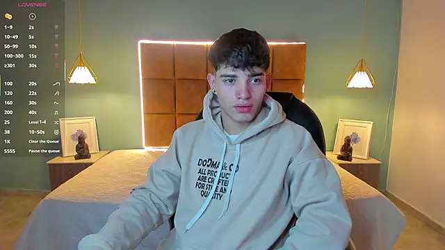 AlejooTwink online show from 12, 10, 2025