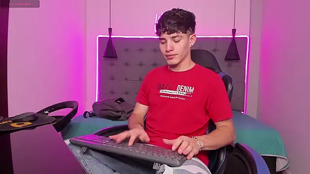 AlejooTwink online show from 20, 4, 2026