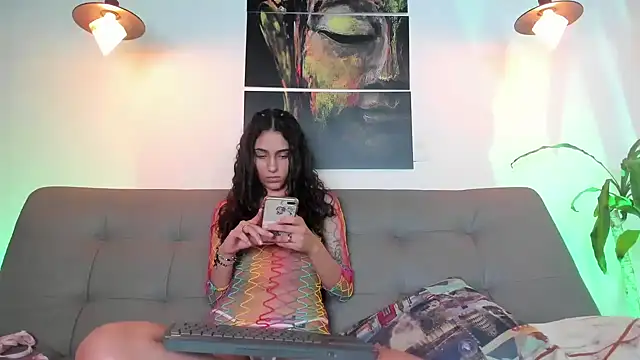 Layla 707 online show from 18, 3, 2025