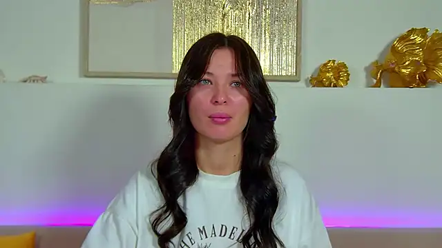 AlexandraBloom online show from 10, 11, 2025