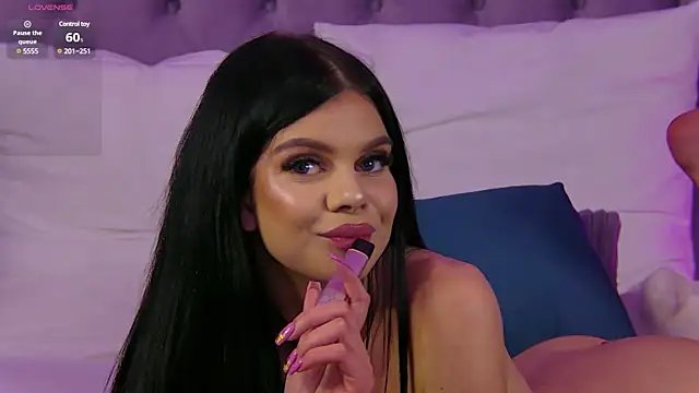 Snapshot of IvyRaven chatting on 5, 2, 2025 IvyRaven online show from 5, 2, 2025