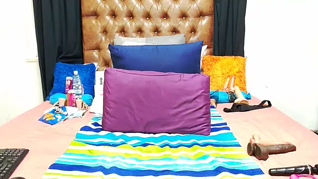 Snapshot of Hotxbums22 chatting on 9, 10, 2025 Hotxbums22 online show from 9, 10, 2025