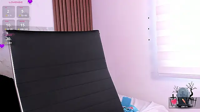 Alice noir online show from 8, 3, 2025