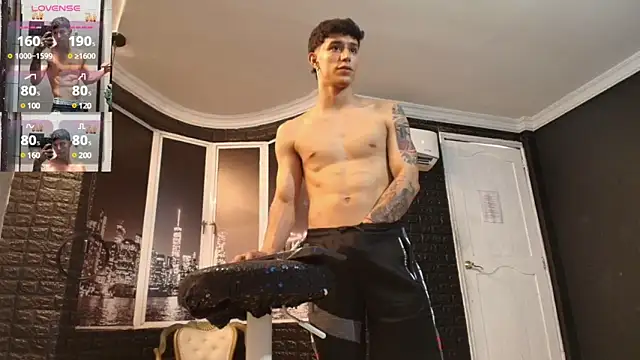 Snapshot of Cristopher23_ chatting on 8, 1, 2025 Cristopher23 online show from 8, 1, 2025