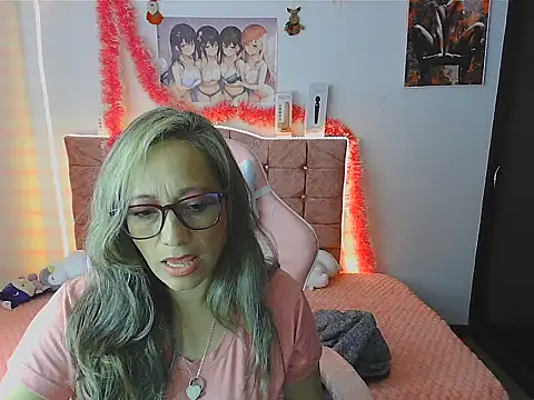 Snapshot of Melanyy_100 chatting on 12, 12, 2024 Melanyy 100 online show from 12, 12, 2024