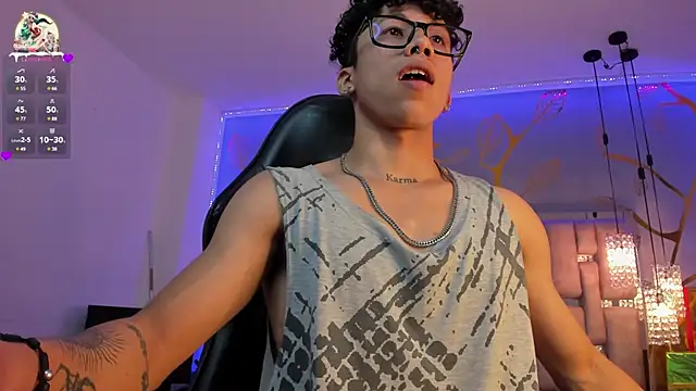 AkazaBoy  online show from 31, 12, 2024