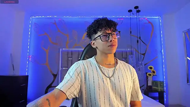 AkazaBoy  online show from 9, 1, 2025