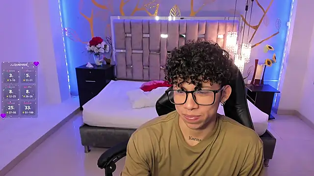 AkazaBoy  online show from 20, 3, 2025