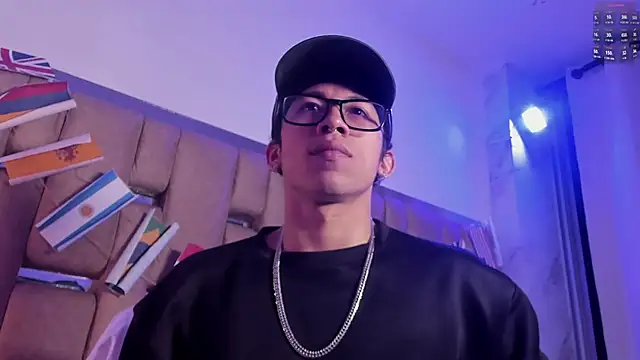 AkazaBoy  online show from 14, 6, 2026
