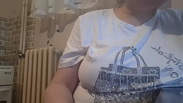 Snapshot of AalinnaK chatting on 22, 2, 2025 AalinnaK online show from 22, 2, 2025