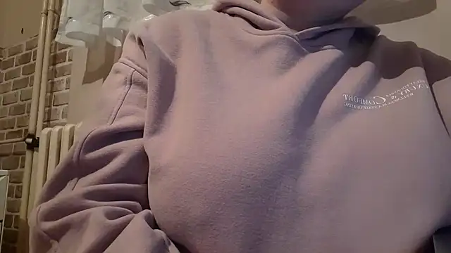 Snapshot of AalinnaK chatting on 24, 2, 2025 AalinnaK online show from 24, 2, 2025