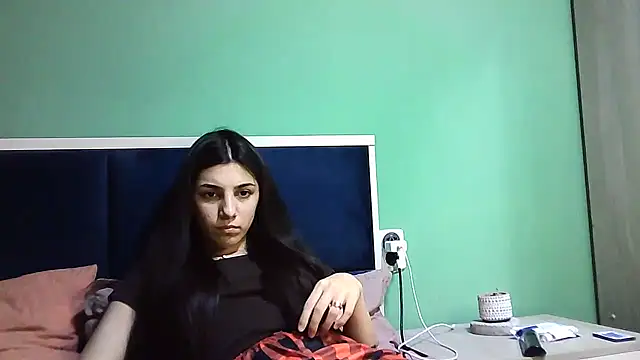 Snapshot of Ahotkittyxxx chatting on 4, 1, 2025 Ahotkittyxxx online show from 4, 1, 2025