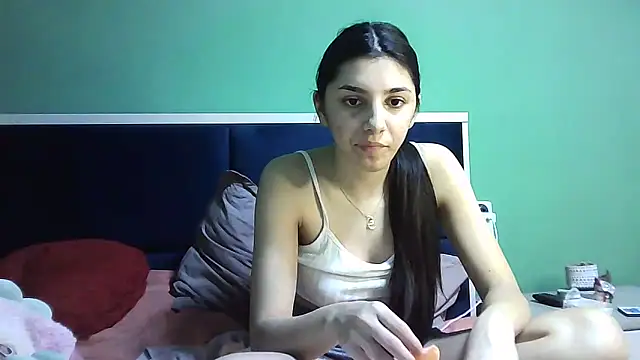 Snapshot of Ahotkittyxxx chatting on 6, 1, 2025 Ahotkittyxxx online show from 6, 1, 2025