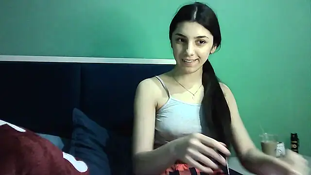 Snapshot of Ahotkittyxxx chatting on 15, 1, 2025 Ahotkittyxxx online show from 15, 1, 2025